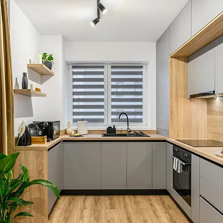 Tampa Sunshine - Free Private Parking